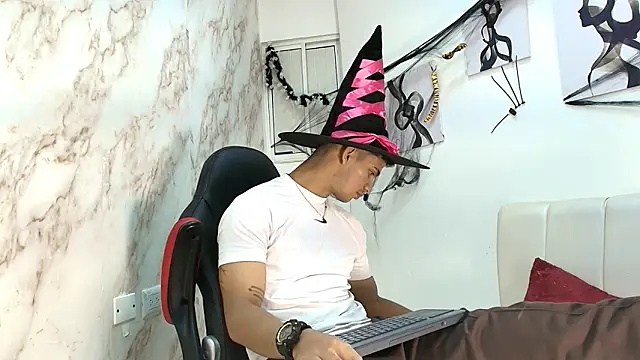 ANDRES STUD online show from 10/20/25, 04:57