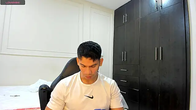 ANDRES STUD online show from 04/22/26, 05:32