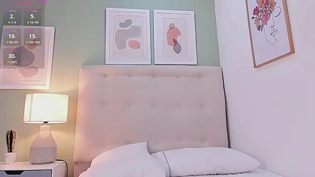 Snapshot of FelicityAdams chatting on 10/09/25, 01:20 FelicityAdams online show from 10/09/25, 01:20