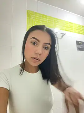 julieta fn online show from 04/22/26, 02:29