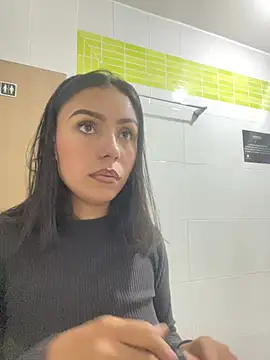 julieta fn online show from 04/23/26, 02:41