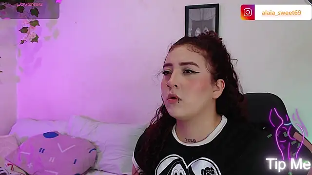 alaia sweetxxx online show from 04/24/26, 10:45