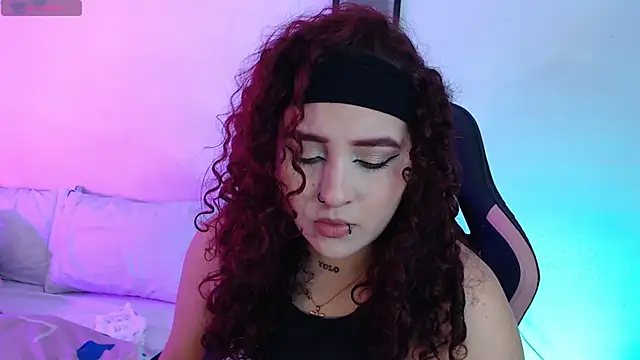 Snapshot of alaia_sweetxxx chatting on 05/04/26, 11:01 alaia sweetxxx online show from 05/04/26, 11:01