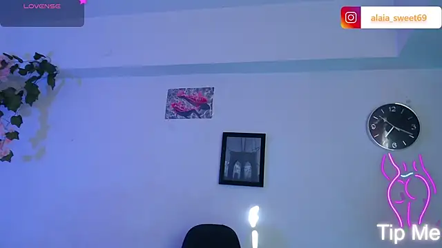 Snapshot of alaia_sweetxxx chatting on 05/13/26, 12:13 alaia sweetxxx online show from 05/13/26, 12:13