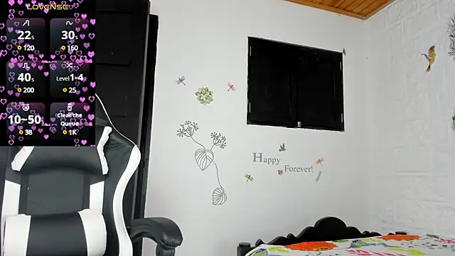 Snapshot of alisson_hoffman05 chatting on 02/17/25, 12:05 alisson hoffman05 online show from 02/17/25, 12:05