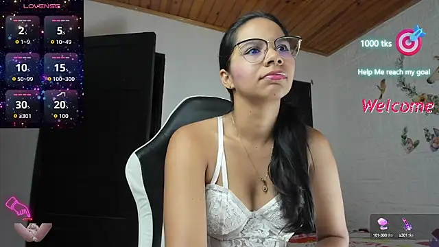 Snapshot of alisson_hoffman05 chatting on 09/18/25, 05:26 alisson hoffman05 online show from 09/18/25, 05:26