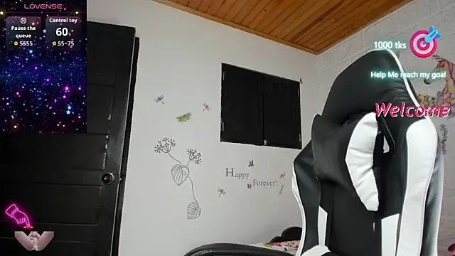 Snapshot of alisson_hoffman05 chatting on 10/17/25, 01:35 alisson hoffman05 online show from 10/17/25, 01:35