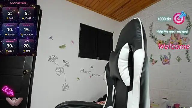 Snapshot of alisson_hoffman05 chatting on 11/01/25, 01:02 alisson hoffman05 online show from 11/01/25, 01:02