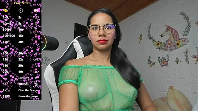 Snapshot of alisson_hoffman05 chatting on 07/28/26, 11:04 alisson hoffman05 online show from 07/28/26, 11:04