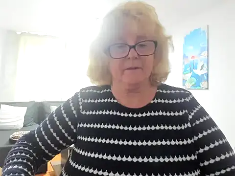 NoraJohnson6 online show from 10/04/25, 01:31