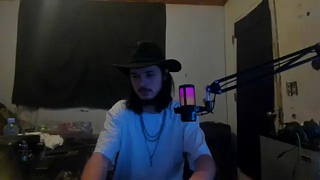 Snapshot of nuttyking2022 chatting on 02/05/25, 06:02 nuttyking2022 online show from 02/05/25, 06:02