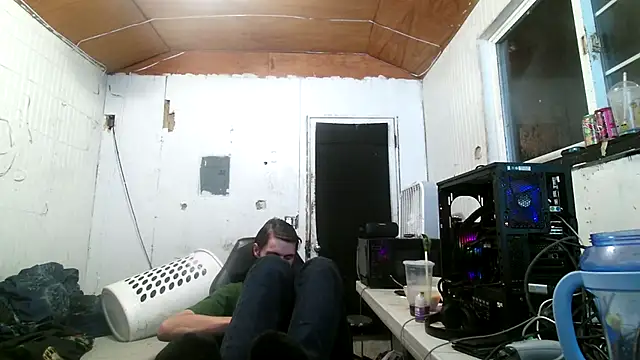 Snapshot of nuttyking2022 chatting on 10/03/25, 05:48 nuttyking2022 online show from 10/03/25, 05:48