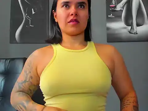 karlyjons12 online show from 11/19/25, 04:40