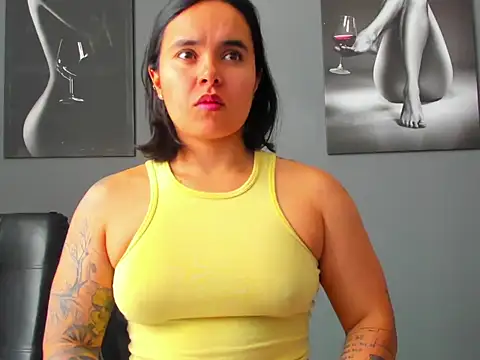 karlyjons12 online show from 02/05/26, 03:38