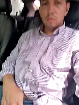 Snapshot of reyarturs13 chatting on 02/18/25, 05:10 reyarturs13 online show from 02/18/25, 05:10