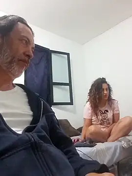 Snapshot of jeans_and_emma chatting on 09/22/25, 01:40 jeans and emma online show from 09/22/25, 01:40