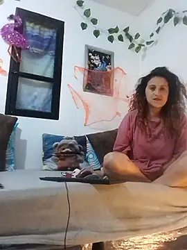 Snapshot of jeans_and_emma chatting on 10/23/25, 01:38 jeans and emma online show from 10/23/25, 01:38