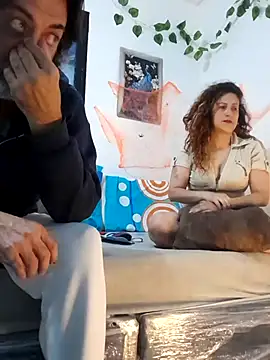 Snapshot of jeans_and_emma chatting on 10/25/25, 01:02 jeans and emma online show from 10/25/25, 01:02