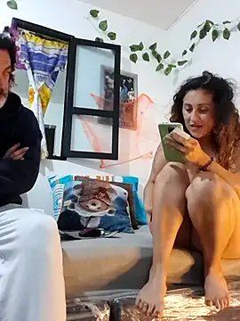 Snapshot of jeans_and_emma chatting on 10/26/25, 03:12 jeans and emma online show from 10/26/25, 03:12