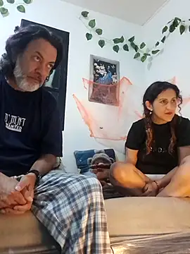 Snapshot of jeans_and_emma chatting on 10/28/25, 11:40 jeans and emma online show from 10/28/25, 11:40