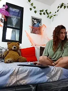 Snapshot of jeans_and_emma chatting on 11/04/25, 04:55 jeans and emma online show from 11/04/25, 04:55