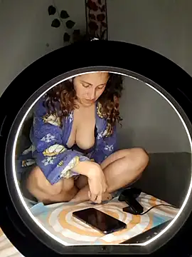 Snapshot of jeans_and_emma chatting on 11/22/25, 02:21 jeans and emma online show from 11/22/25, 02:21