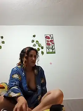 Snapshot of jeans_and_emma chatting on 11/25/25, 12:54 jeans and emma online show from 11/25/25, 12:54