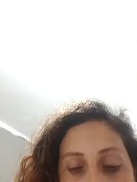 Snapshot of jeans_and_emma chatting on 11/26/25, 03:18 jeans and emma online show from 11/26/25, 03:18