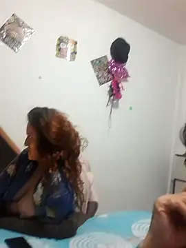 Snapshot of jeans_and_emma chatting on 11/29/25, 02:25 jeans and emma online show from 11/29/25, 02:25