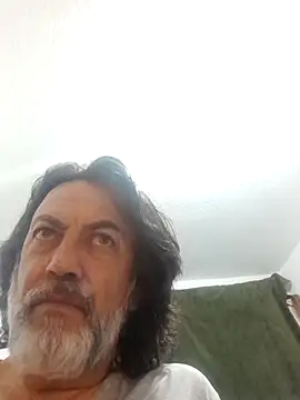 Snapshot of jeans_and_emma chatting on 12/14/25, 07:25 jeans and emma online show from 12/14/25, 07:25