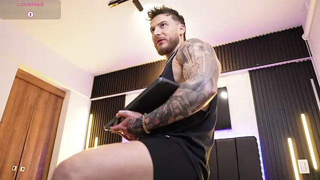 Snapshot of David_blake_ chatting on 02/14/26, 04:42 David blake online show from 02/14/26, 04:42