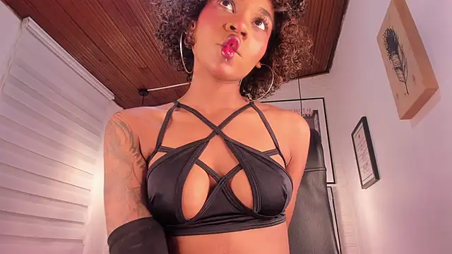 tylla  online show from 09/09/25, 12:32