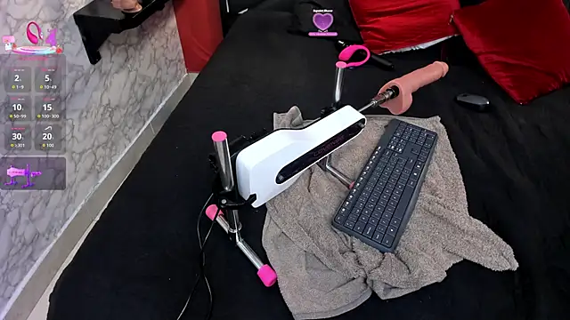 IVISBOUNCYASS online show from 04/10/26, 12:43