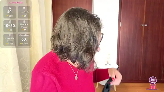 sophia dumont online show from 03/15/25, 02:14