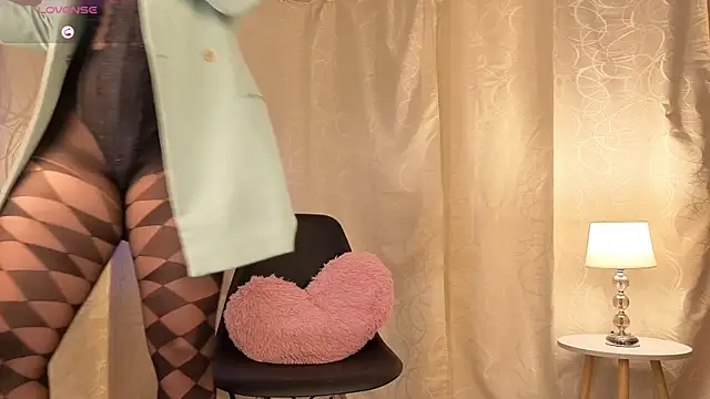 sophia dumont online show from 10/20/25, 12:44