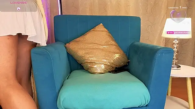 sophia dumont online show from 11/26/25, 01:17