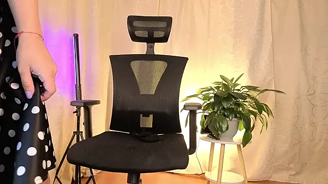 sophia dumont online show from 04/21/26, 09:59