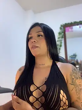 Snapshot of tinalove7 chatting on 10/24/25, 09:55 tinalove7 online show from 10/24/25, 09:55