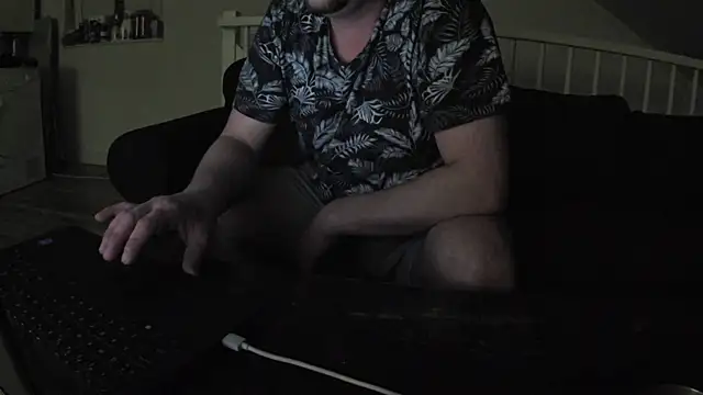 Snapshot of YourLoveBoyKevin chatting on 02/28/25, 09:44 YourLoveBoyKevin online show from 02/28/25, 09:44