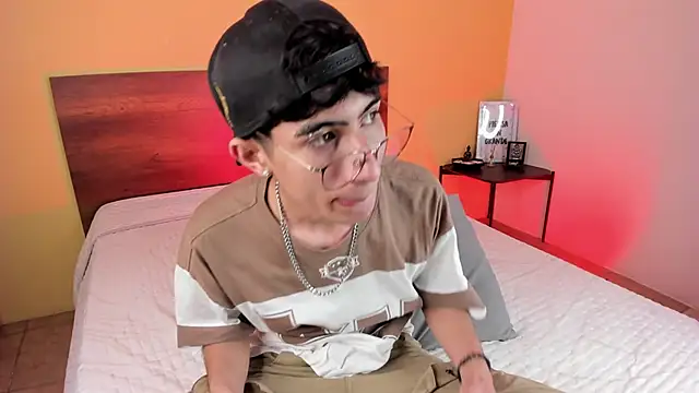 NovaaWheler online show from 02/05/25, 02:40