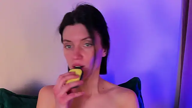 roxy riot  online show from 02/09/25, 04:46