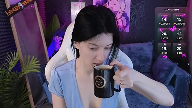 roxy riot  online show from 11/05/25, 01:27