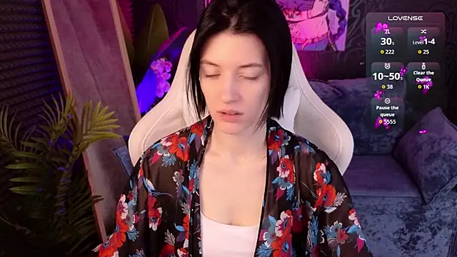 roxy riot  online show from 11/20/25, 01:28