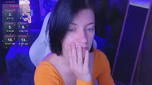 roxy riot  online show from 04/27/26, 01:36