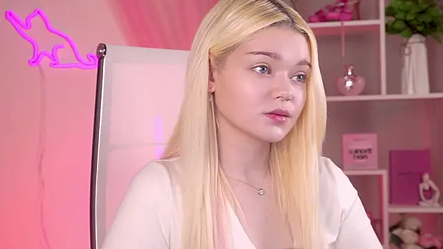 AdeleCartier online show from 04/24/26, 02:58