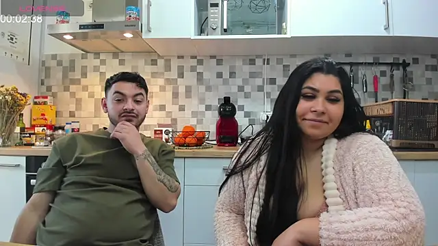 Snapshot of latinacouple chatting on 02/11/25, 07:23 latinacouple online show from 02/11/25, 07:23