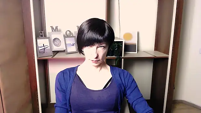  AngeliaFlow  online show from 11/22/25, 08:02