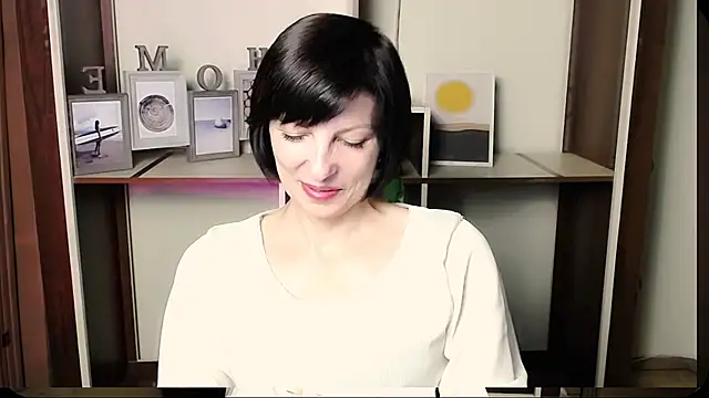  AngeliaFlow  online show from 07/06/26, 10:01