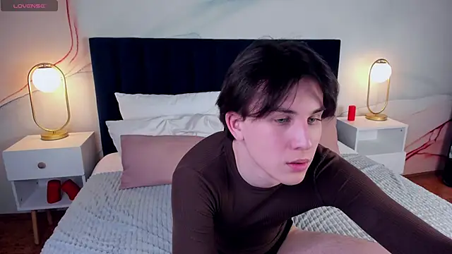 Snapshot of AdrianoAubert chatting on 03/08/25, 06:21 AdrianoAubert online show from 03/08/25, 06:21