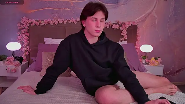 AdrianoAubert online show from 02/07/26, 03:10